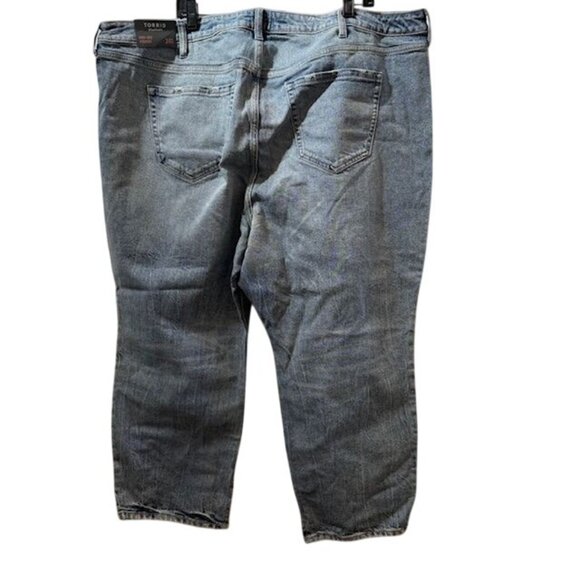 Torrid Womans Medium Wash Denim Button-Fly Jeans With High Rise Straight Legs - Picture 7 of 15